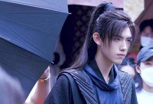 娱乐吃瓜君罗云熙,从“润玉”到“吃瓜君”，娱乐圈的蜕变与成长