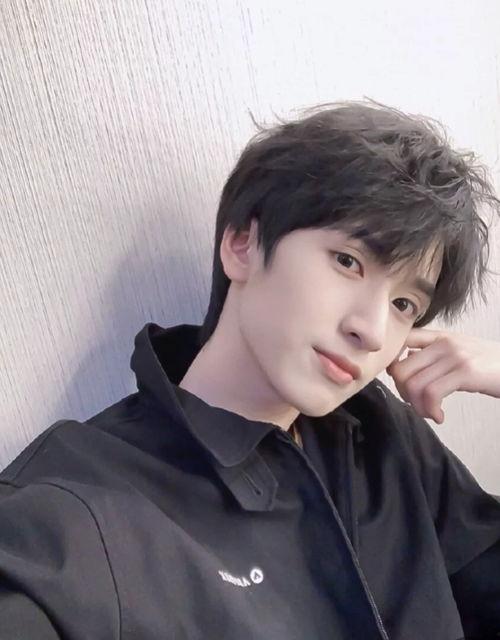 娱乐吃瓜君严浩翔贺峻霖,娱乐吃瓜界的双星闪耀